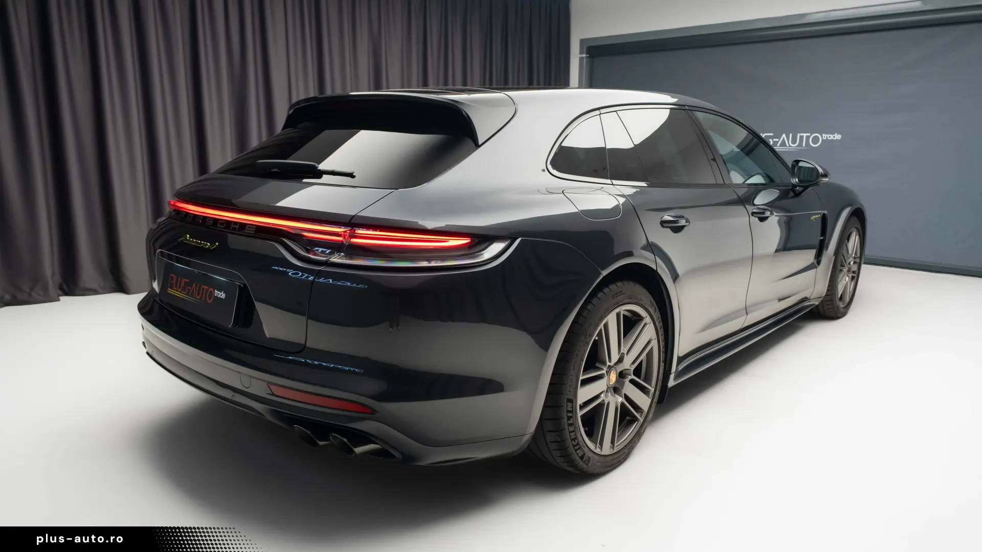 Porsche Panamera Sport Turismo 4 E-Hybrid