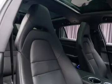 Porsche Panamera Sport Turismo 4 E-Hybrid