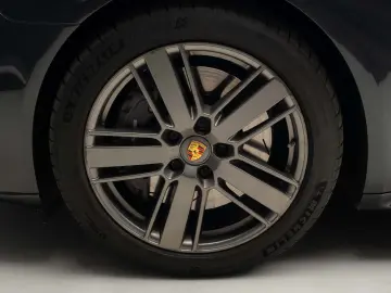 Porsche Panamera Sport Turismo 4 E-Hybrid