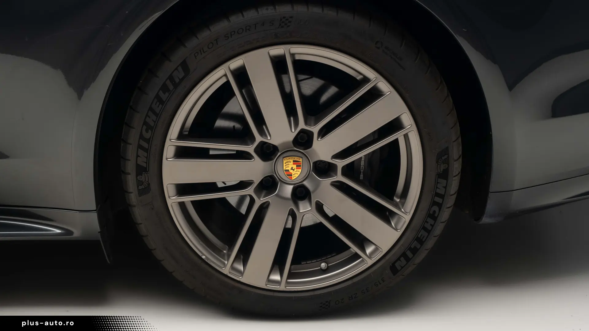 Porsche Panamera Sport Turismo 4 E-Hybrid
