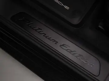 Porsche Panamera Sport Turismo 4 E-Hybrid