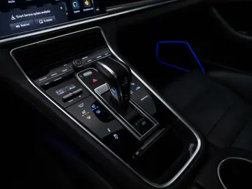 Porsche Panamera Sport Turismo 4 E-Hybrid