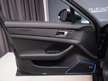 Porsche Panamera Sport Turismo 4 E-Hybrid