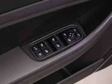 Porsche Panamera Sport Turismo 4 E-Hybrid