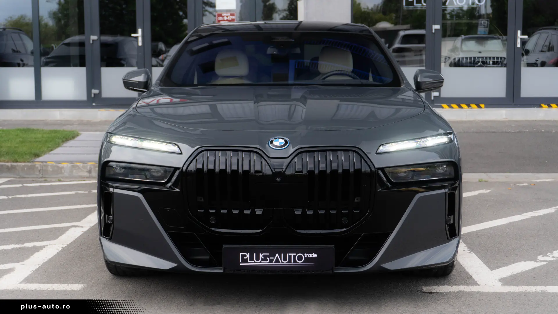 BMW 750e xDrive M Sport Pro INDIVIDUAL - LIVRARE IMEDIATA!