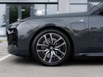 BMW 750e xDrive M Sport Pro INDIVIDUAL - LIVRARE IMEDIATA!