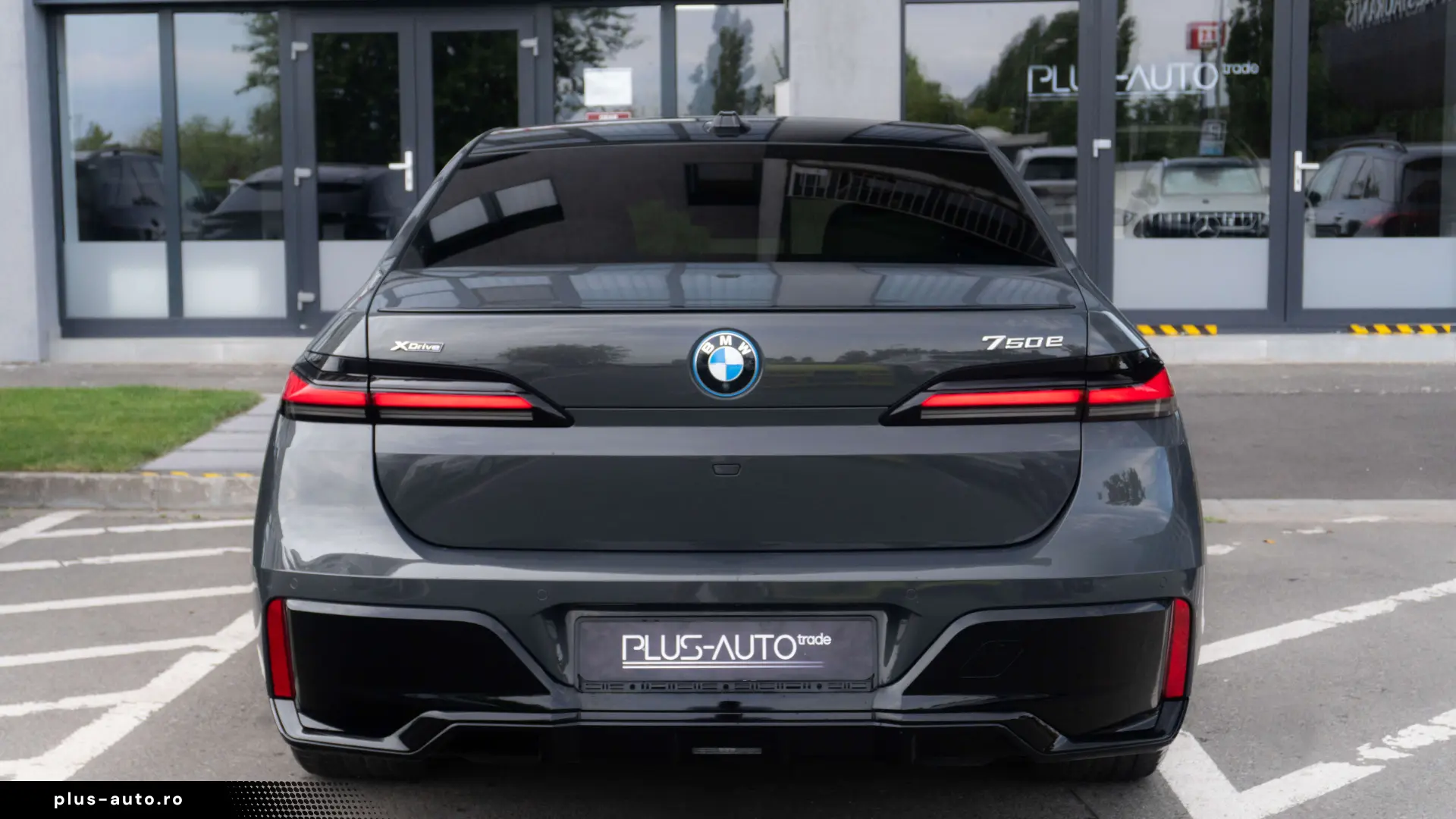 BMW 750e xDrive M Sport Pro INDIVIDUAL - LIVRARE IMEDIATA!
