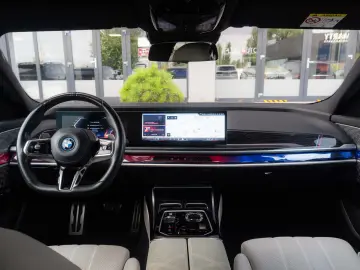 BMW 750e xDrive M Sport Pro INDIVIDUAL - LIVRARE IMEDIATA!