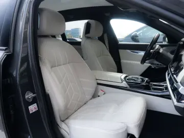 BMW 750e xDrive M Sport Pro INDIVIDUAL - LIVRARE IMEDIATA!