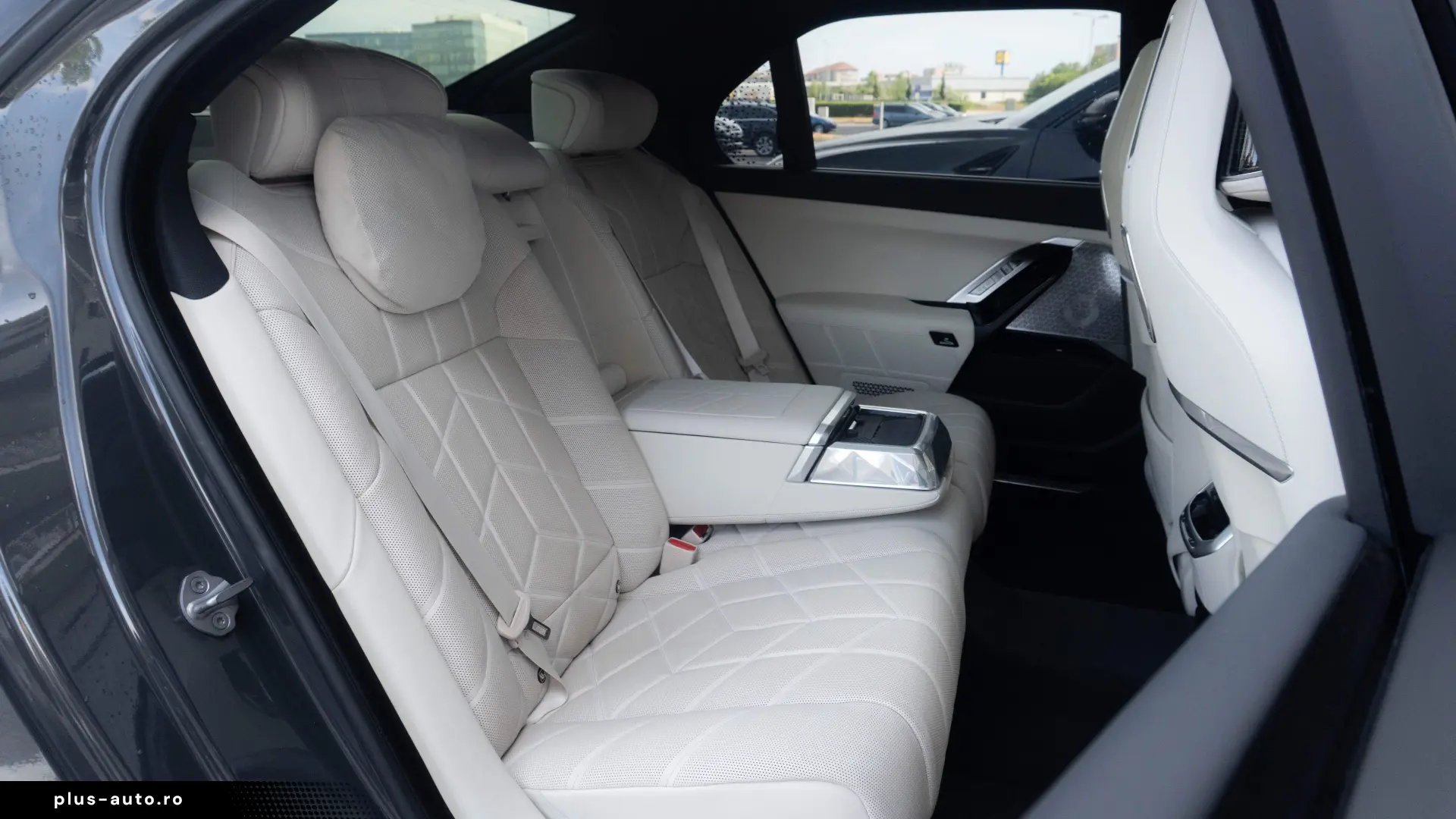 BMW 750e xDrive M Sport Pro INDIVIDUAL - LIVRARE IMEDIATA!