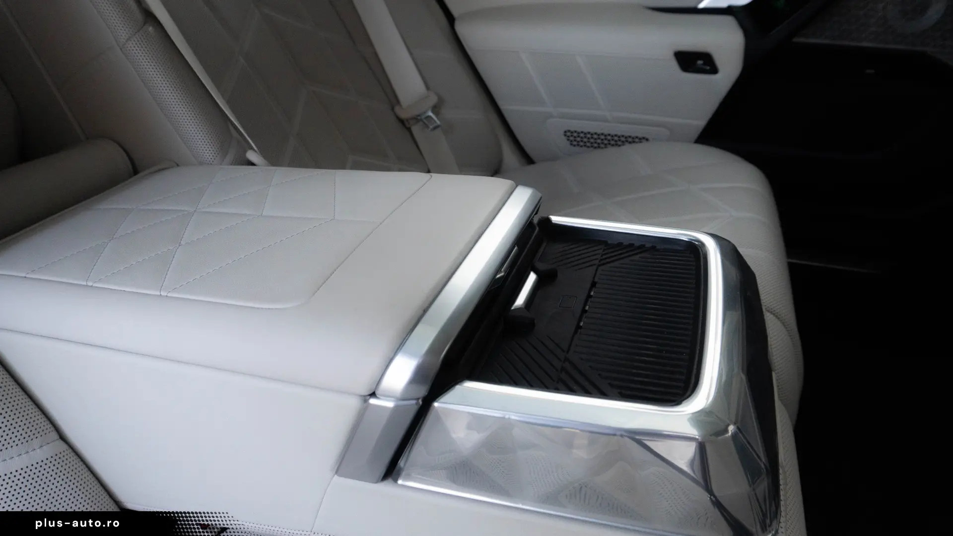 BMW 750e xDrive M Sport Pro INDIVIDUAL - LIVRARE IMEDIATA!