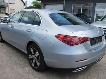 MERCEDES-BENZ C 300e Avantgarde LED AHK MBUX Kamera 8-fach