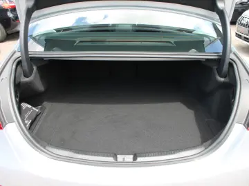 MERCEDES-BENZ C 300e Avantgarde LED AHK MBUX Kamera 8-fach