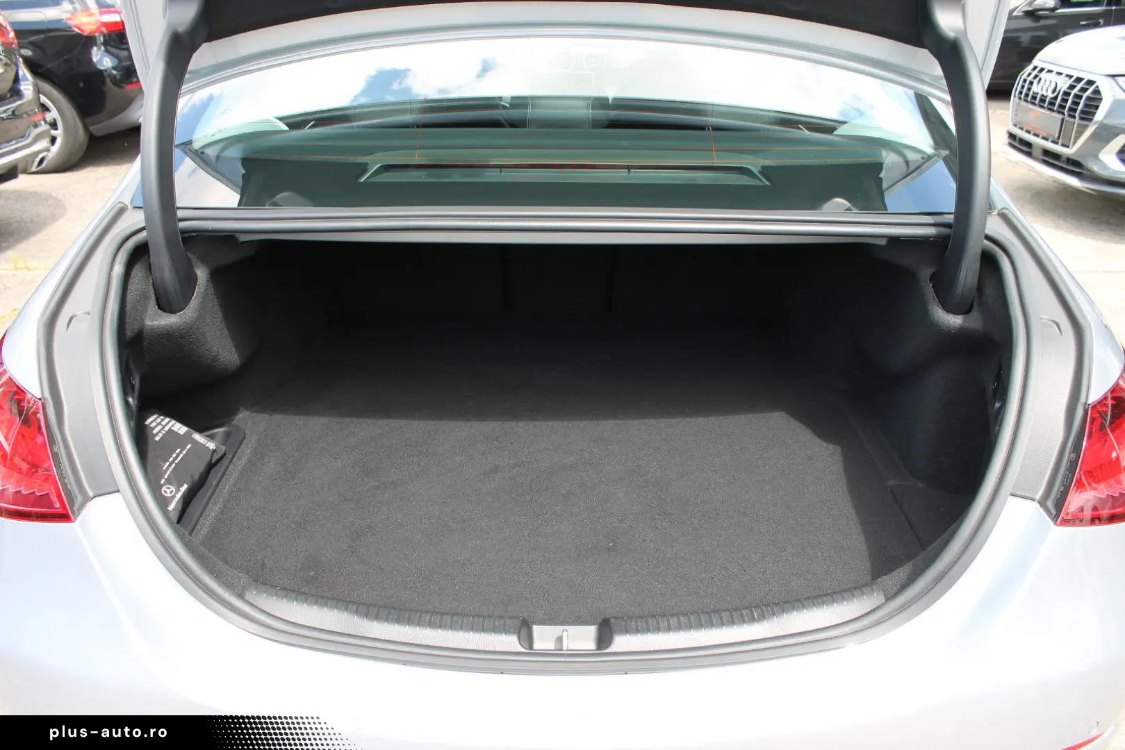 MERCEDES-BENZ C 300e Avantgarde LED AHK MBUX Kamera 8-fach