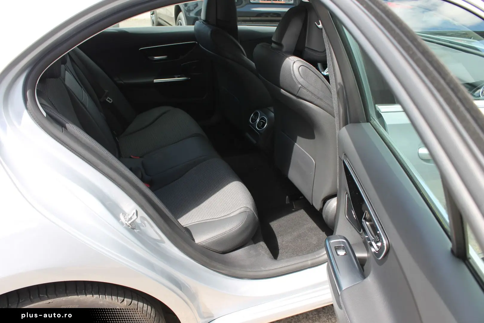 MERCEDES-BENZ C 300e Avantgarde LED AHK MBUX Kamera 8-fach