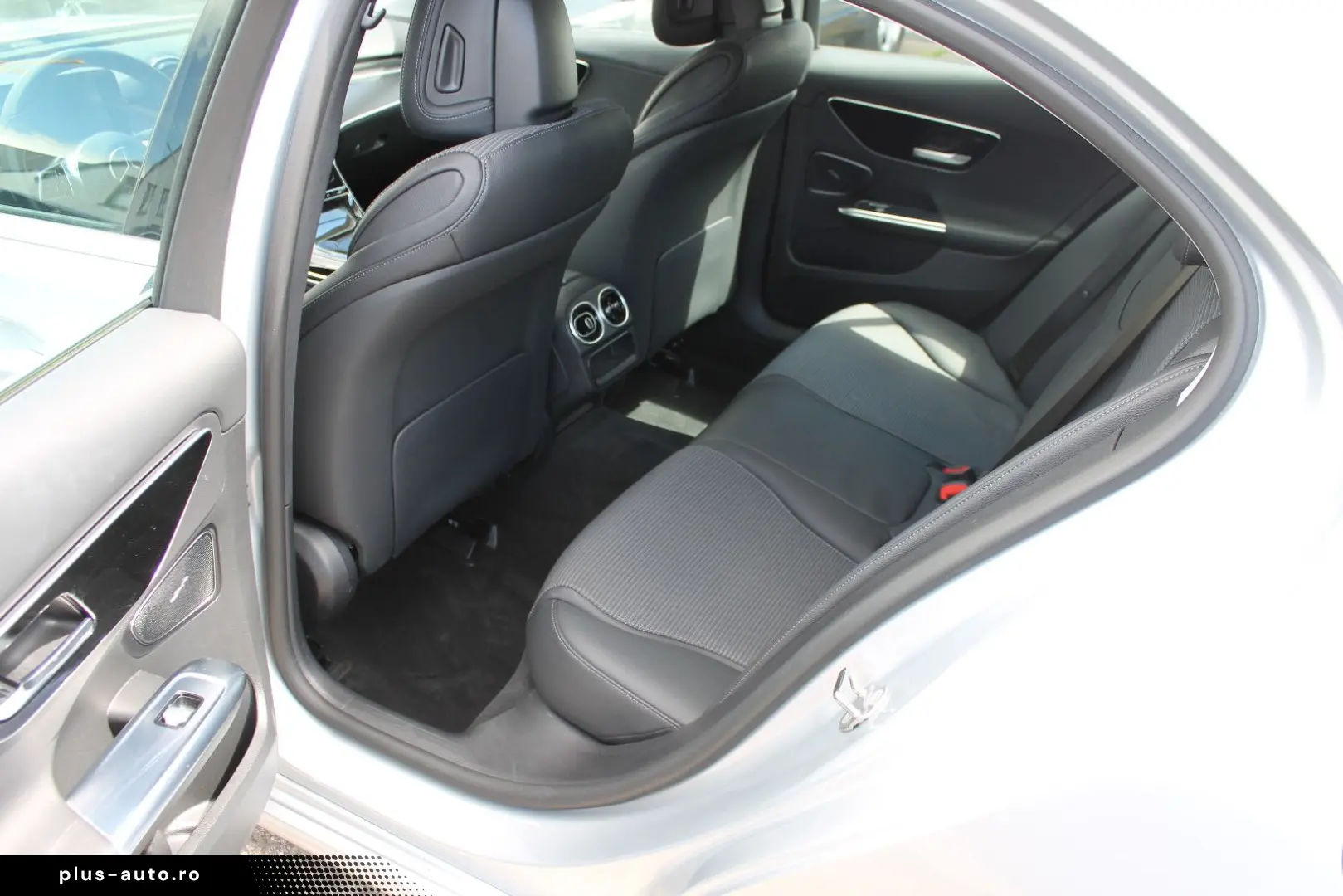 MERCEDES-BENZ C 300e Avantgarde LED AHK MBUX Kamera 8-fach