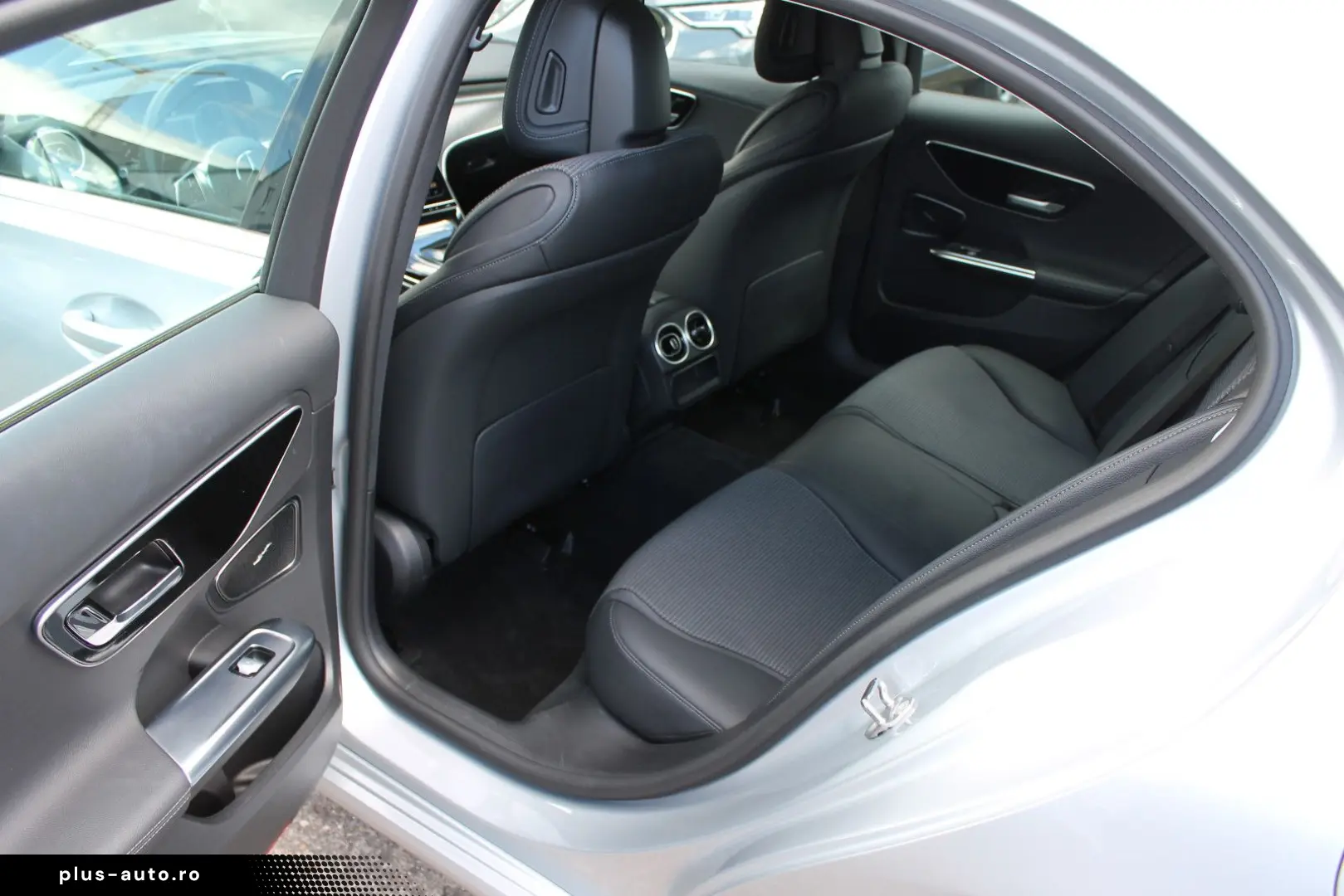 MERCEDES-BENZ C 300e Avantgarde LED AHK MBUX Kamera 8-fach