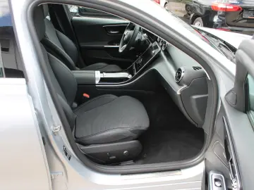 MERCEDES-BENZ C 300e Avantgarde LED AHK MBUX Kamera 8-fach