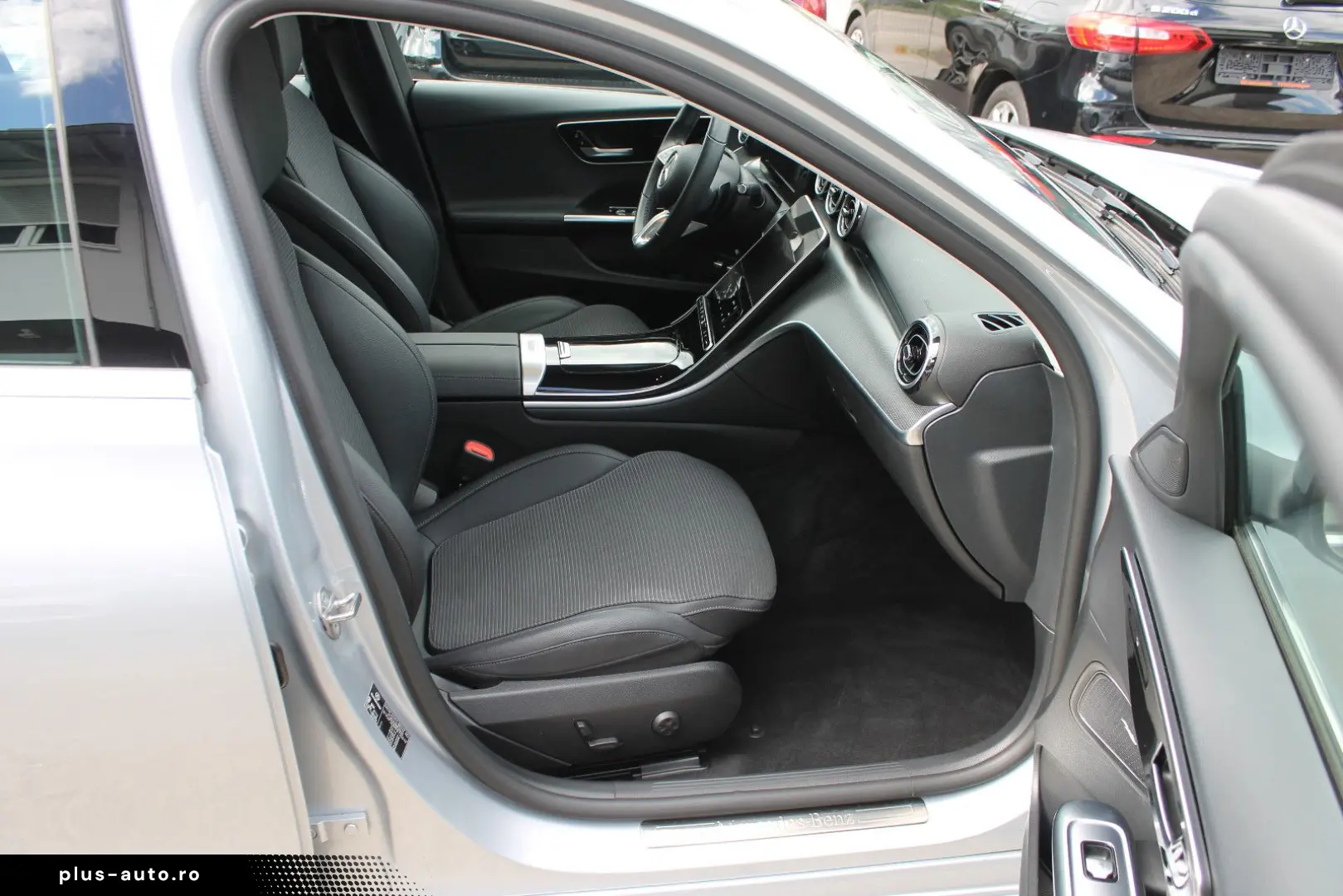 MERCEDES-BENZ C 300e Avantgarde LED AHK MBUX Kamera 8-fach