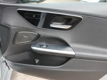 MERCEDES-BENZ C 300e Avantgarde LED AHK MBUX Kamera 8-fach