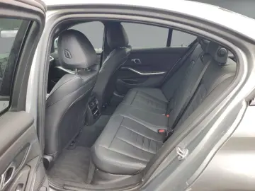 BMW 330 i xDr. M Sport 2.99%  INNOP COMFP HUD 19R