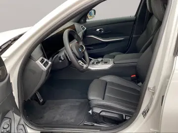 BMW 330i xDrive Limousine M Sport Navi Harman K LED