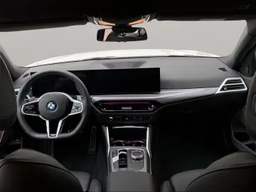 BMW 330i xDrive Limousine M Sport Navi Harman K LED