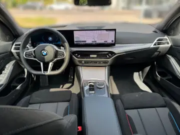 BMW 330i xDrive M Sport  Schiebedach  AHK