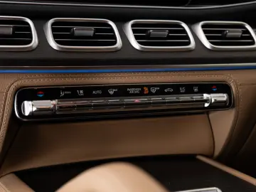MERCEDES-BENZ GLS 450 d 4Matic E-active body control AMG
