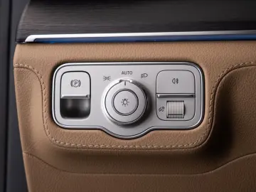MERCEDES-BENZ GLS 450 d 4Matic E-active body control AMG