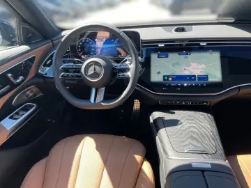 MERCEDES-BENZ E 400 e 4M AMG-ADV  SUPERSCREEN NIGHT …