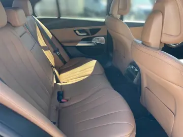 MERCEDES-BENZ E 400 e 4M AMG-ADV  SUPERSCREEN NIGHT …
