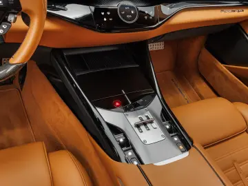 FERRARI Purosangue