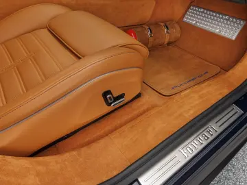 FERRARI Purosangue