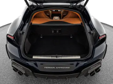 FERRARI Purosangue