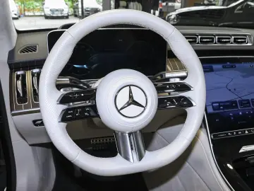 MERCEDES-BENZ S 580 e 4M lang AMG Burmester DigitalL…