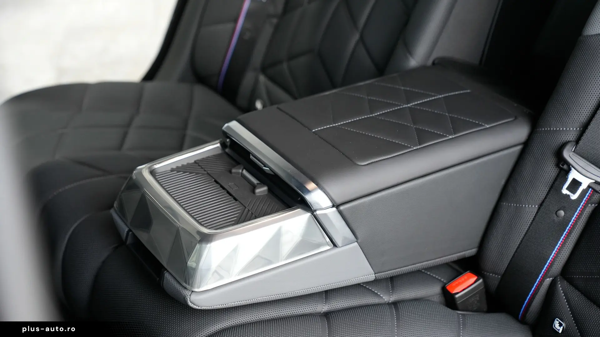 BMW 740d xDrive M SPORT PRO   Finanțare Leasing