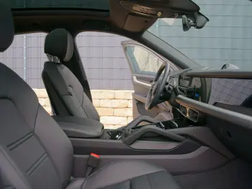 PORSCHE Cayenne Coupe S E-Hybrid  HLA HD-MATRIX INNO