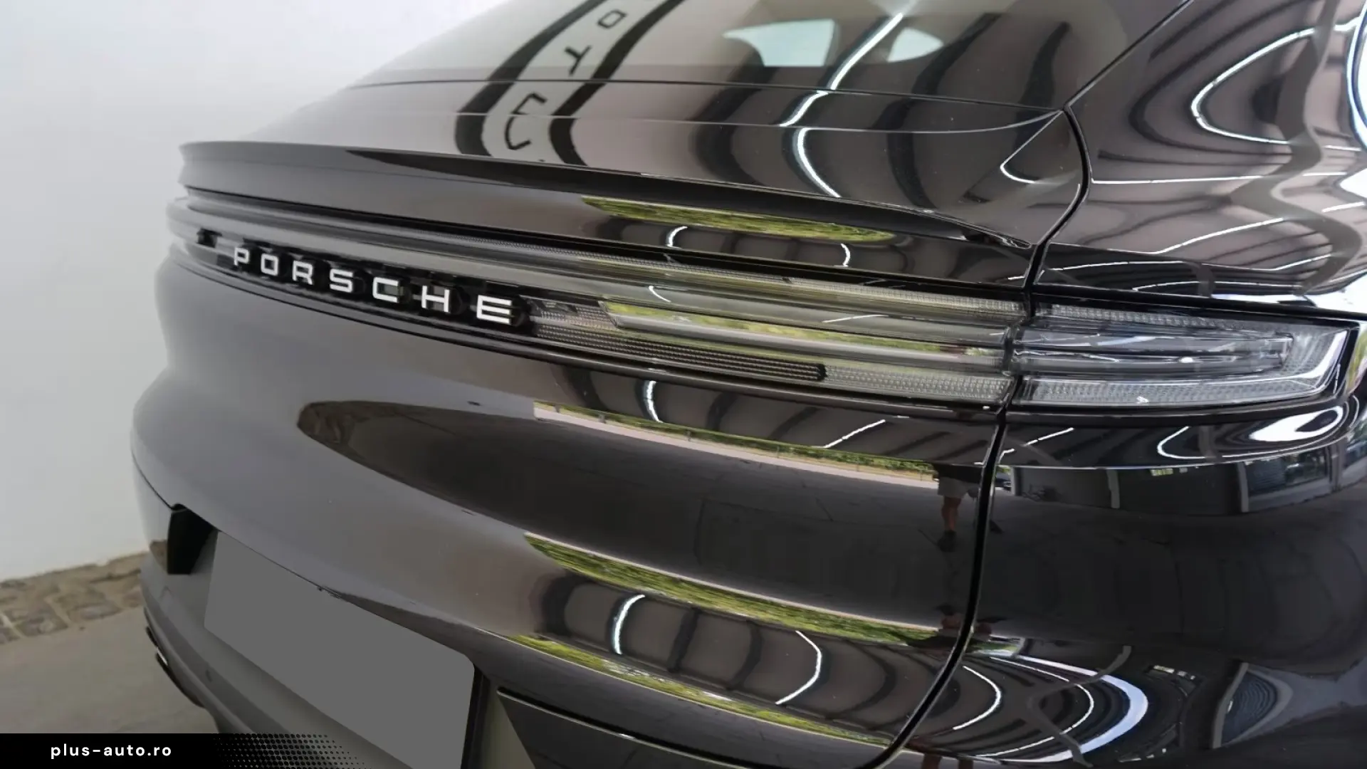 Porsche Cayenne Coupe E-Hybrid Display   Finanțare Leasing