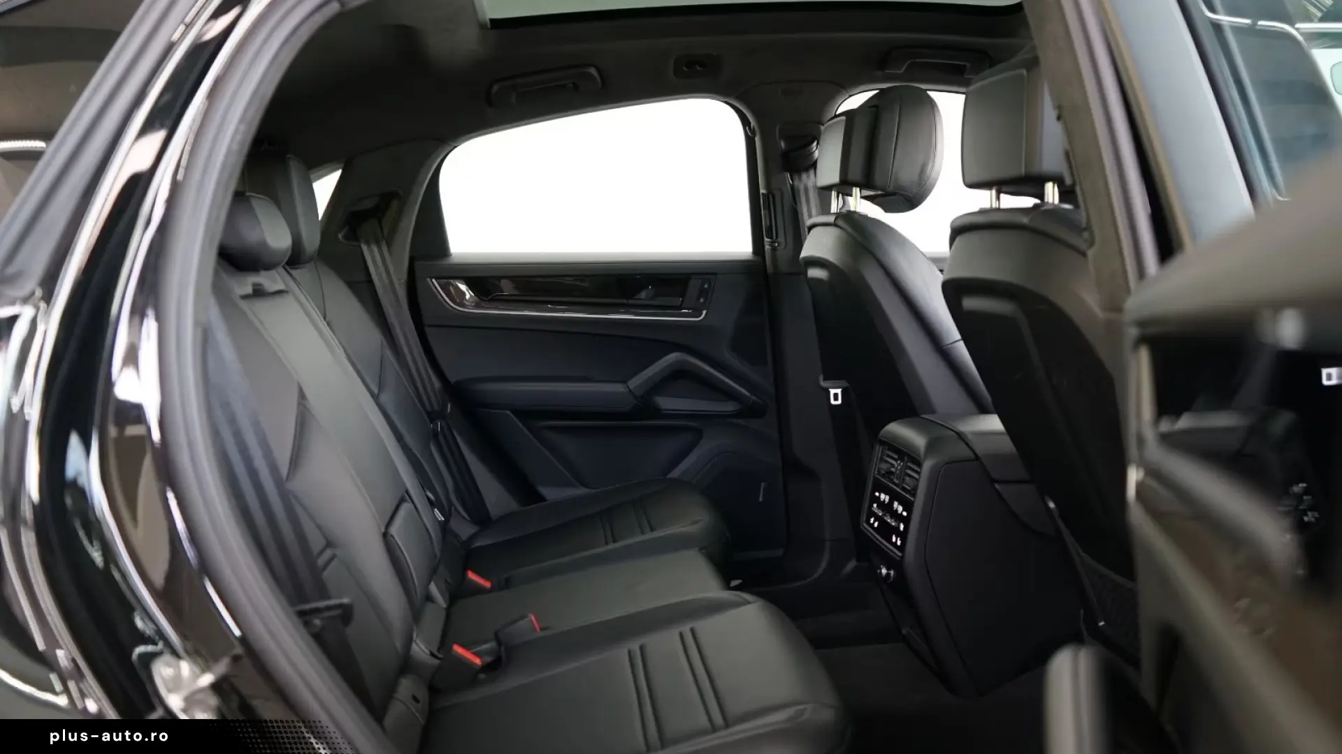 Porsche Cayenne Coupe E-Hybrid Display   Finanțare Leasing