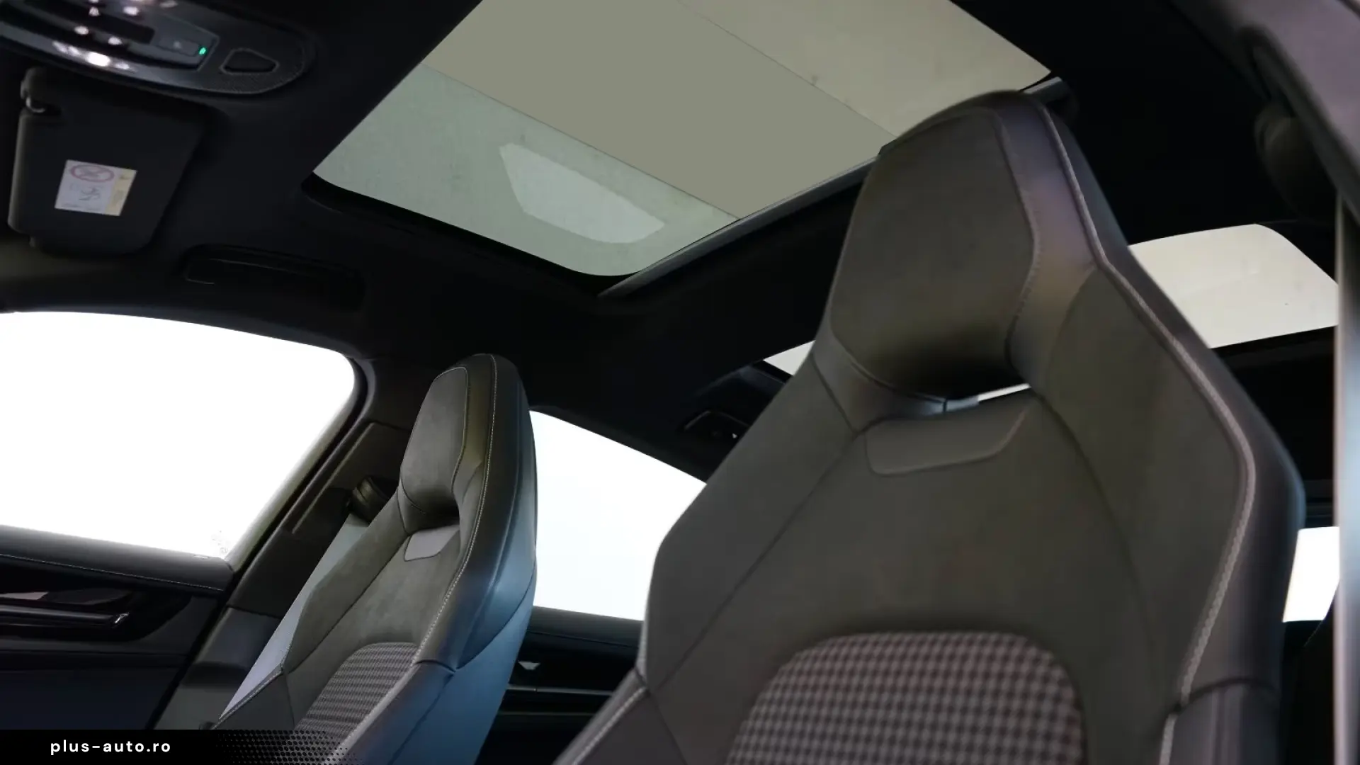 Porsche Panamera 4 E-Hybrid   Finanțare Leasing