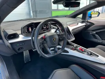 LAMBORGHINI Revuelto 6.5 V12 HPEV LIFT SIDE DISTR NAVI KAM