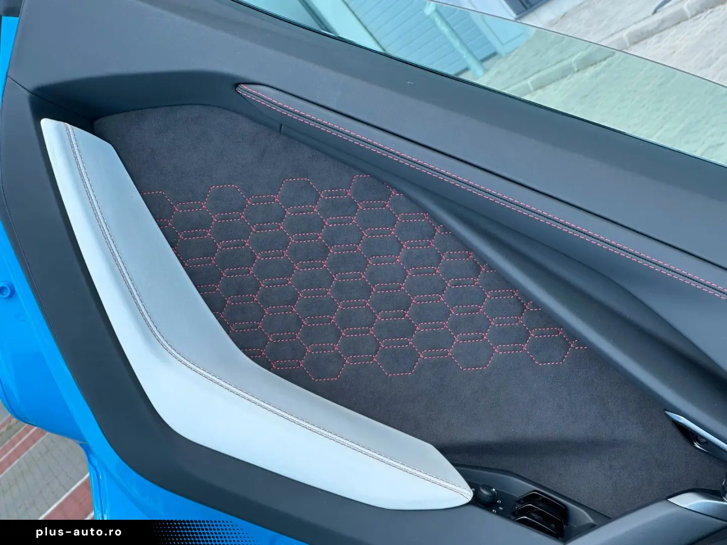 LAMBORGHINI Revuelto 6.5 V12 HPEV LIFT SIDE DISTR NAVI KAM