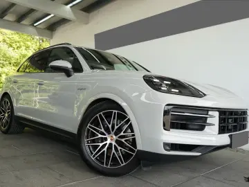 Porsche Cayenne E-Hybrid   Finanțare Leasing