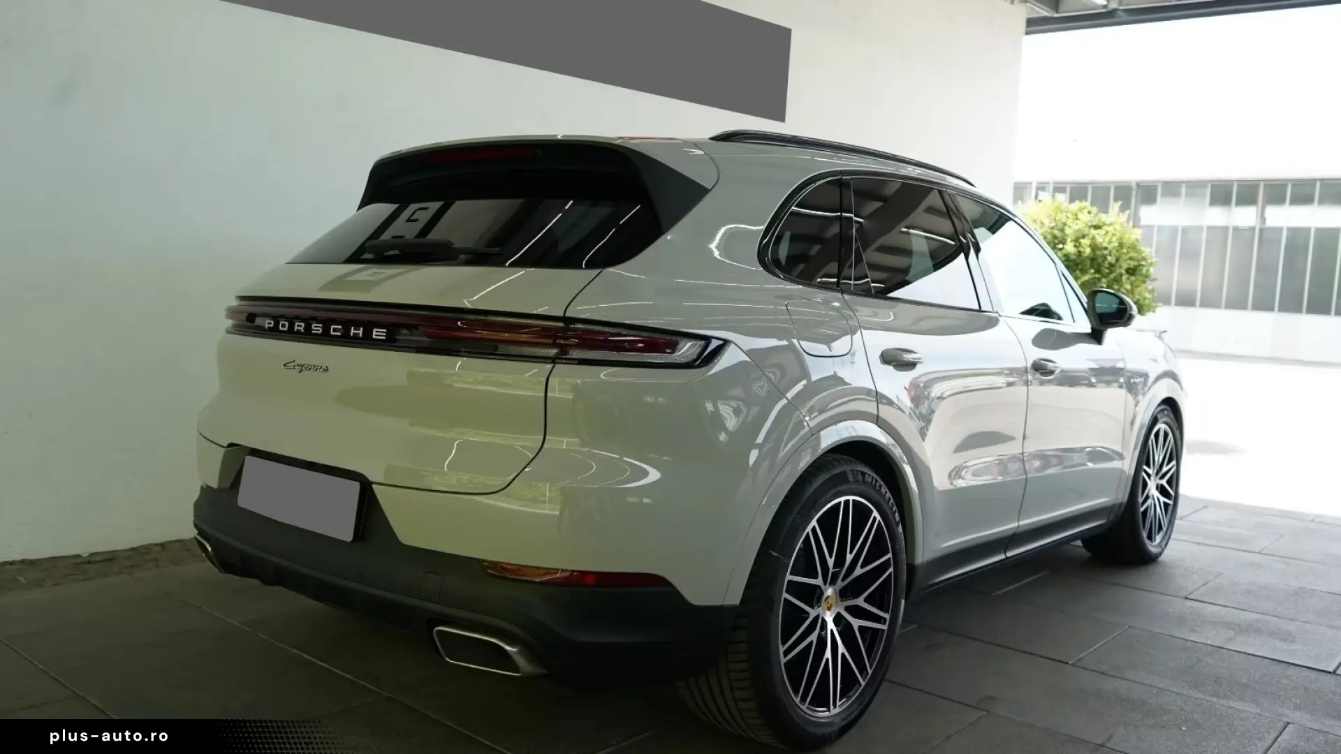 Porsche Cayenne E-Hybrid   Finanțare Leasing