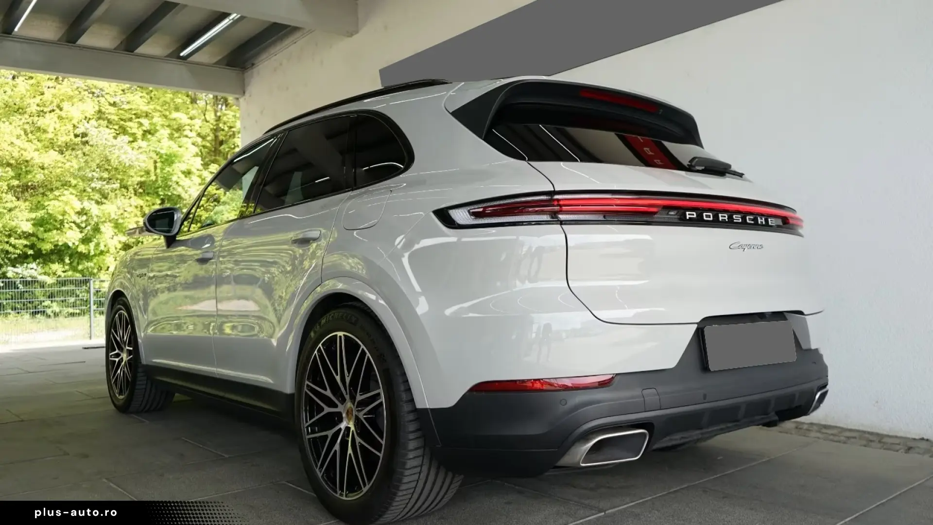Porsche Cayenne E-Hybrid   Finanțare Leasing