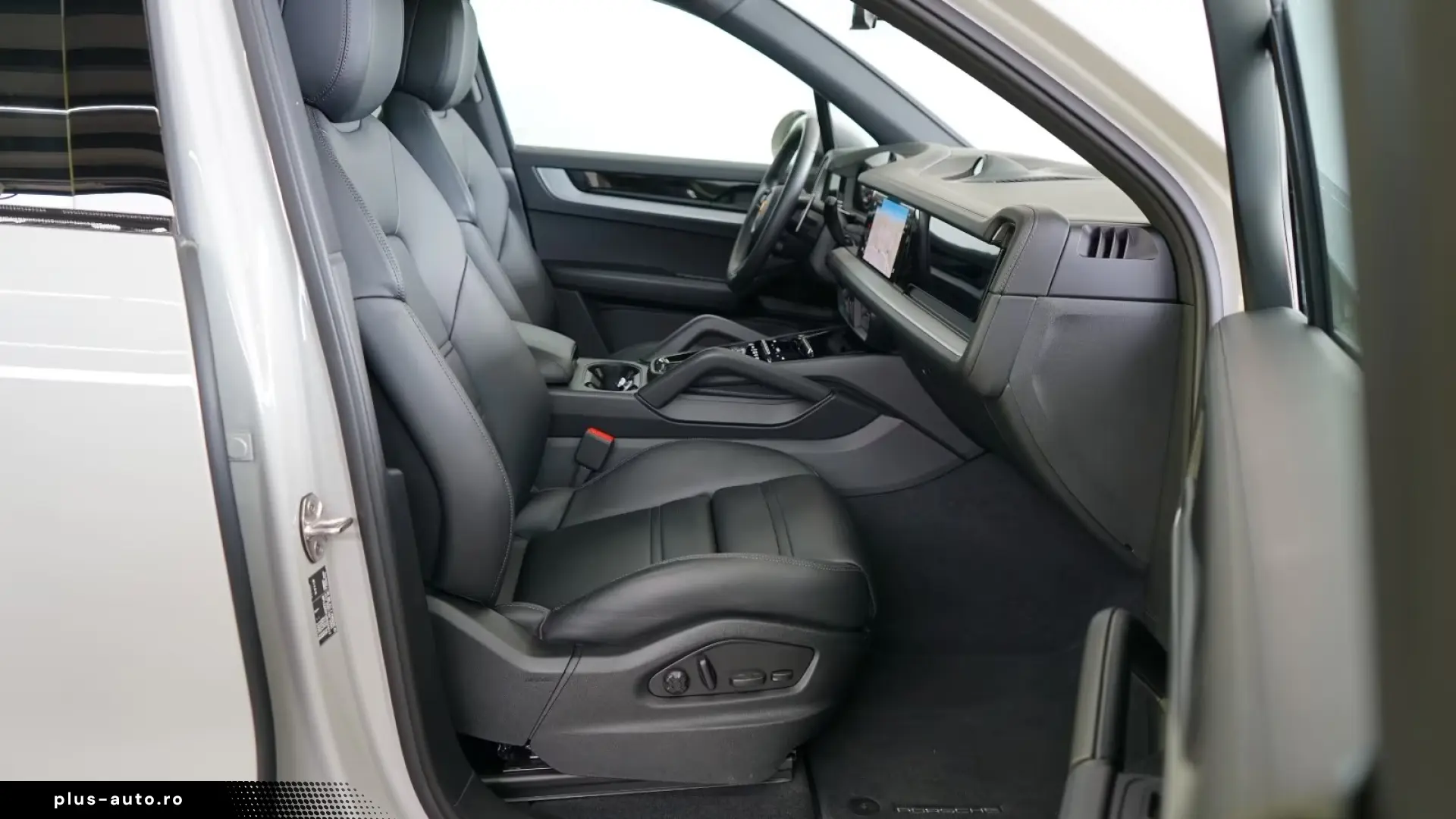 Porsche Cayenne E-Hybrid   Finanțare Leasing