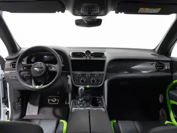 BENTLEY Bentayga V8 Speed  CC-Brakes Akrapovic