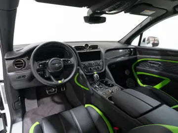 BENTLEY Bentayga V8 Speed  CC-Brakes Akrapovic