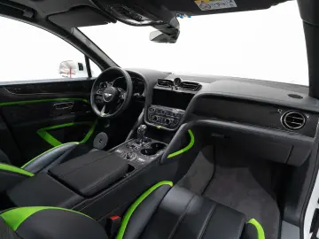 BENTLEY Bentayga V8 Speed  CC-Brakes Akrapovic
